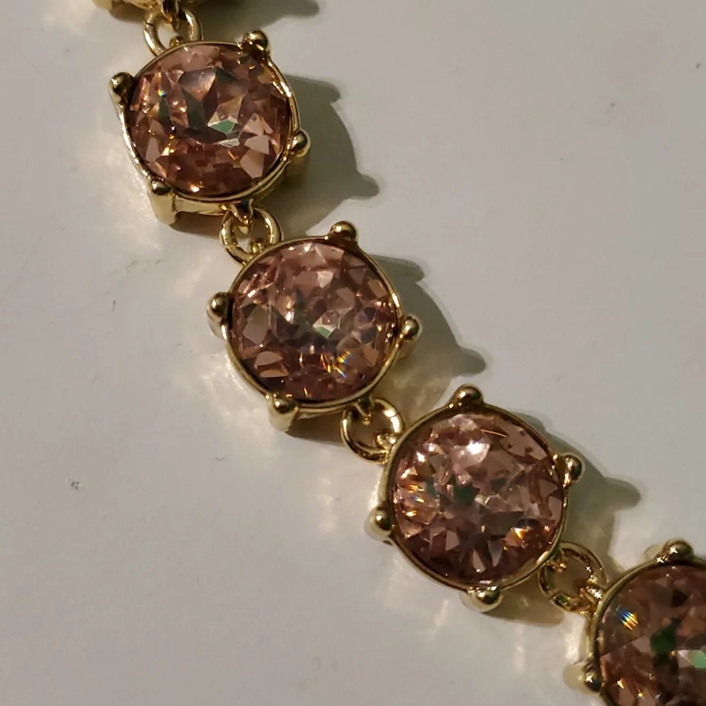 Talbots gold tone with large set circle rhinestones shorter style neckla…